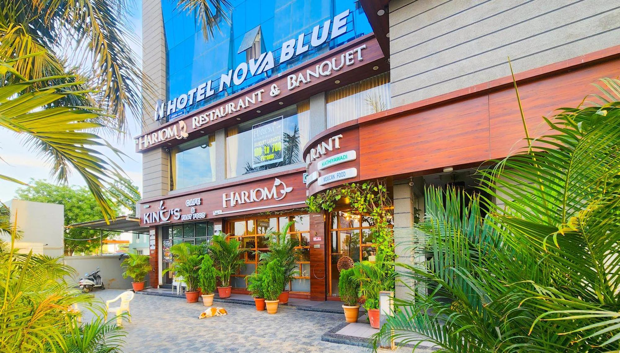 Hotel Nova Blue Ahmedabad Buitenkant foto