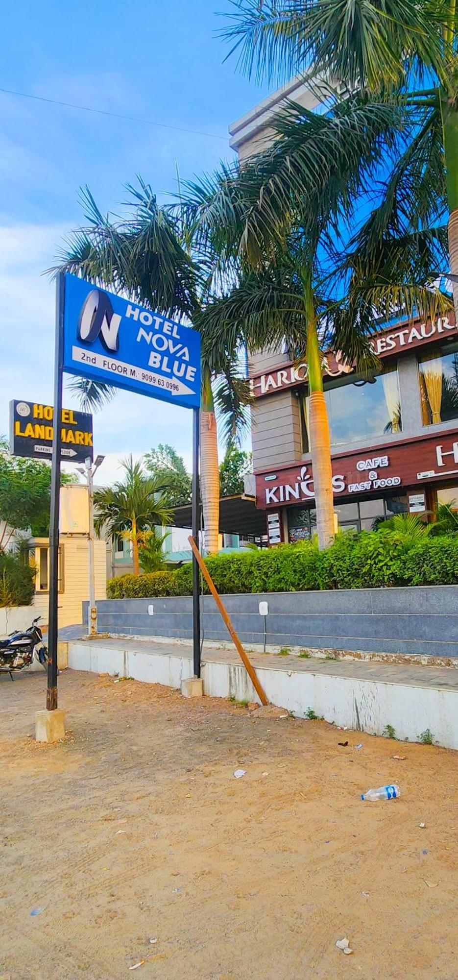 Hotel Nova Blue Ahmedabad Buitenkant foto