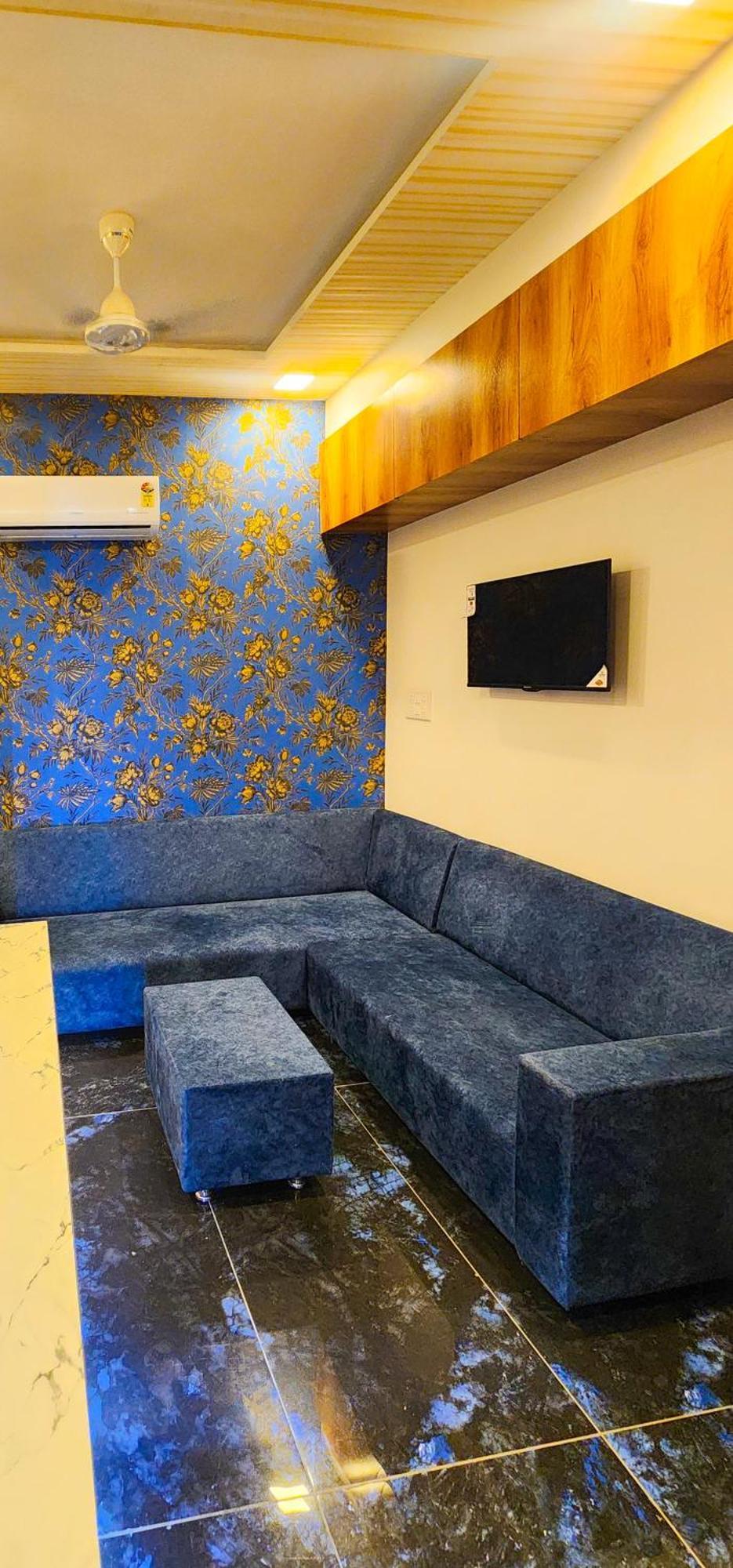 Hotel Nova Blue Ahmedabad Buitenkant foto